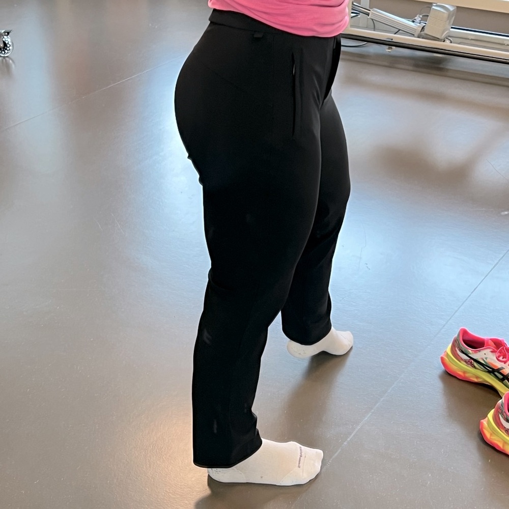 Lululemon ‘on the move’ pant- black